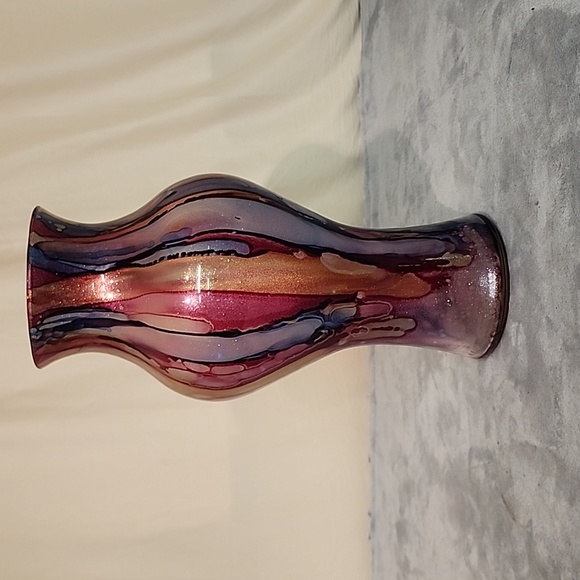 BRILLIANTLY STUNNING 14" GLASS GLITTER SWIRL VASE - Picture 4 of 8